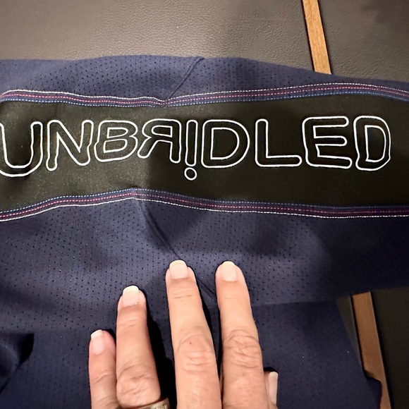 Tail - UNBRIDLED Activewear Sweatshirt.  Medium.  NWOT - Picture 6 of 7